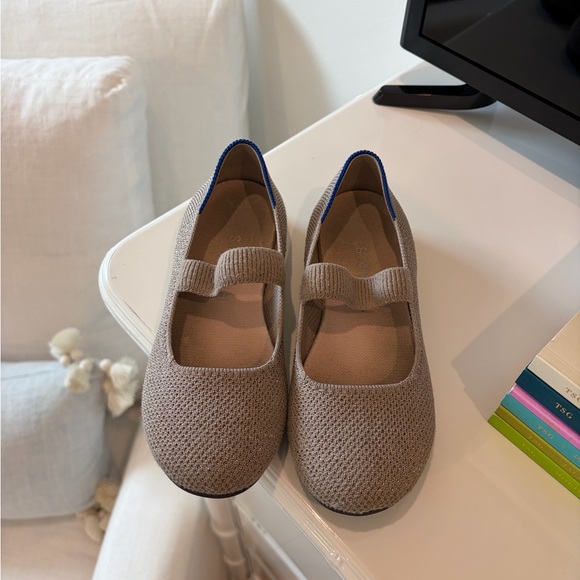 Girls Silver Rothy’s size 1 - Picture 2 of 5